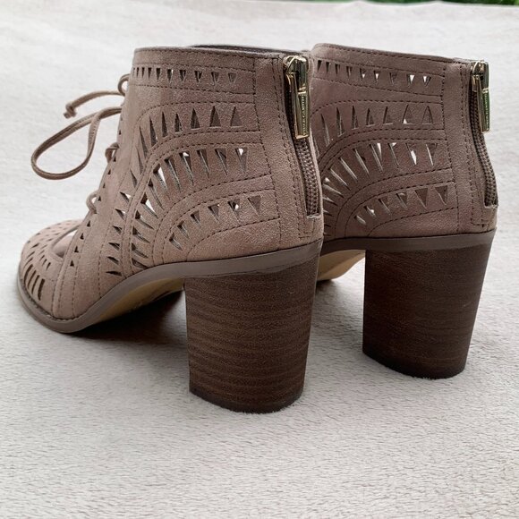 Vince Camuto Tarita Suede Leather Mesh Peep Toe Ankle Booties Sz8 - Picture 7 of 15